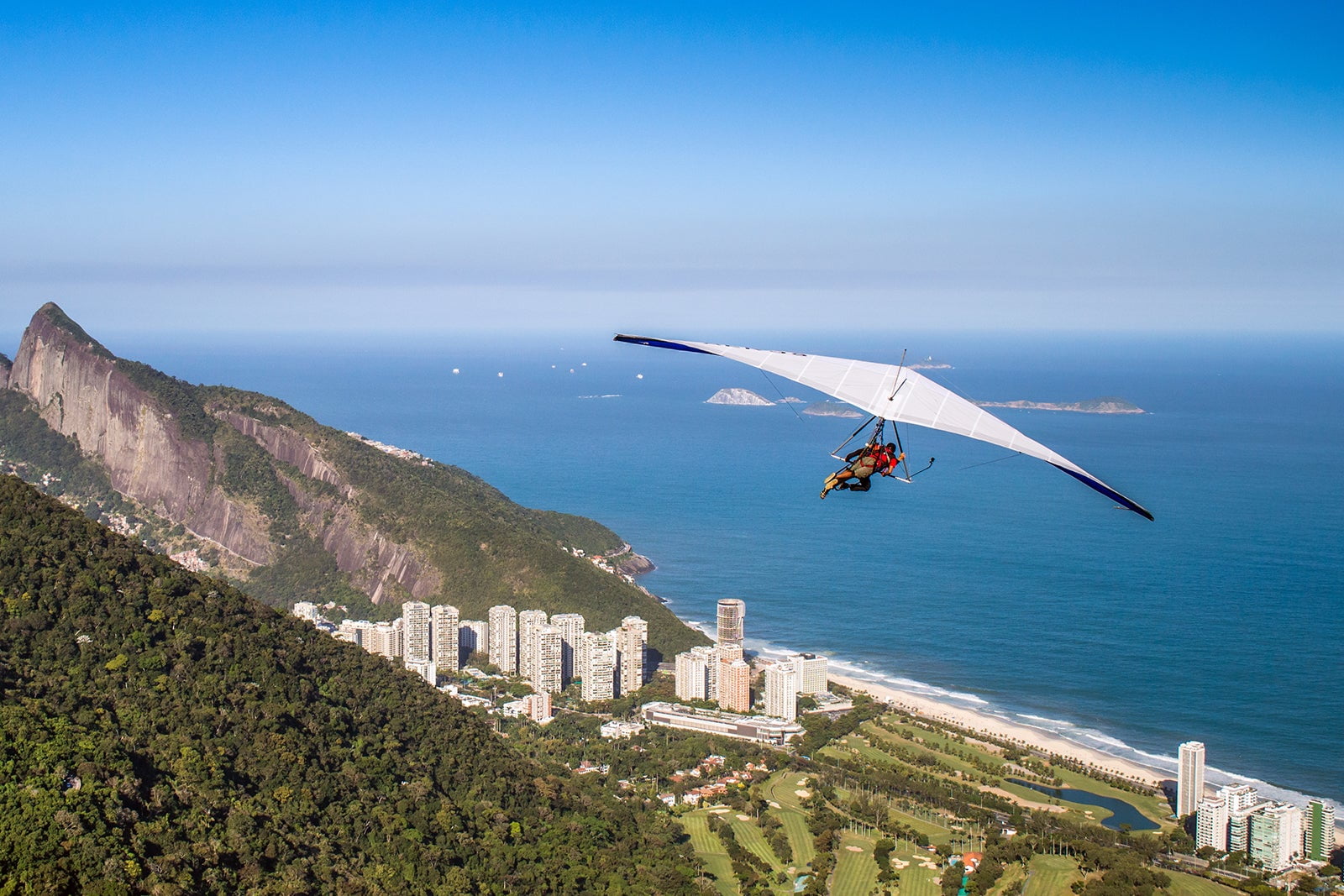 hang gliding sao conrado brazil