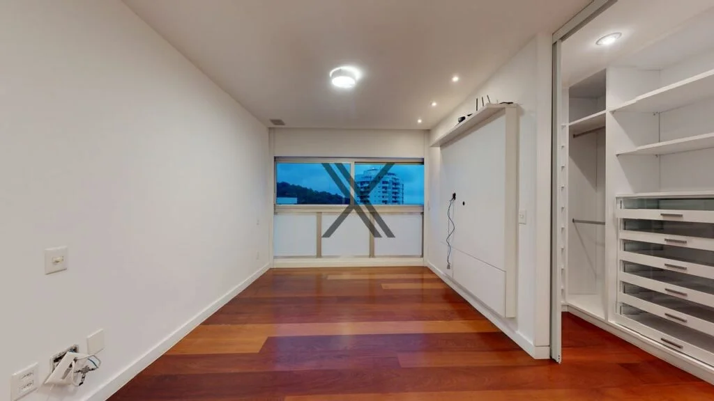 ovated 4 Bedrooms Sea View São Conrado 15
