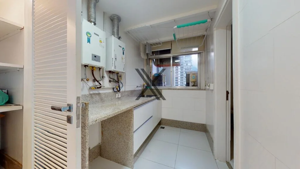 ovated 4 Bedrooms Sea View São Conrado 25