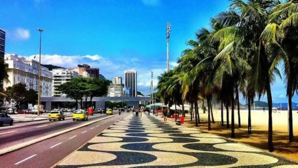 Living in Copacabana Beachwalk