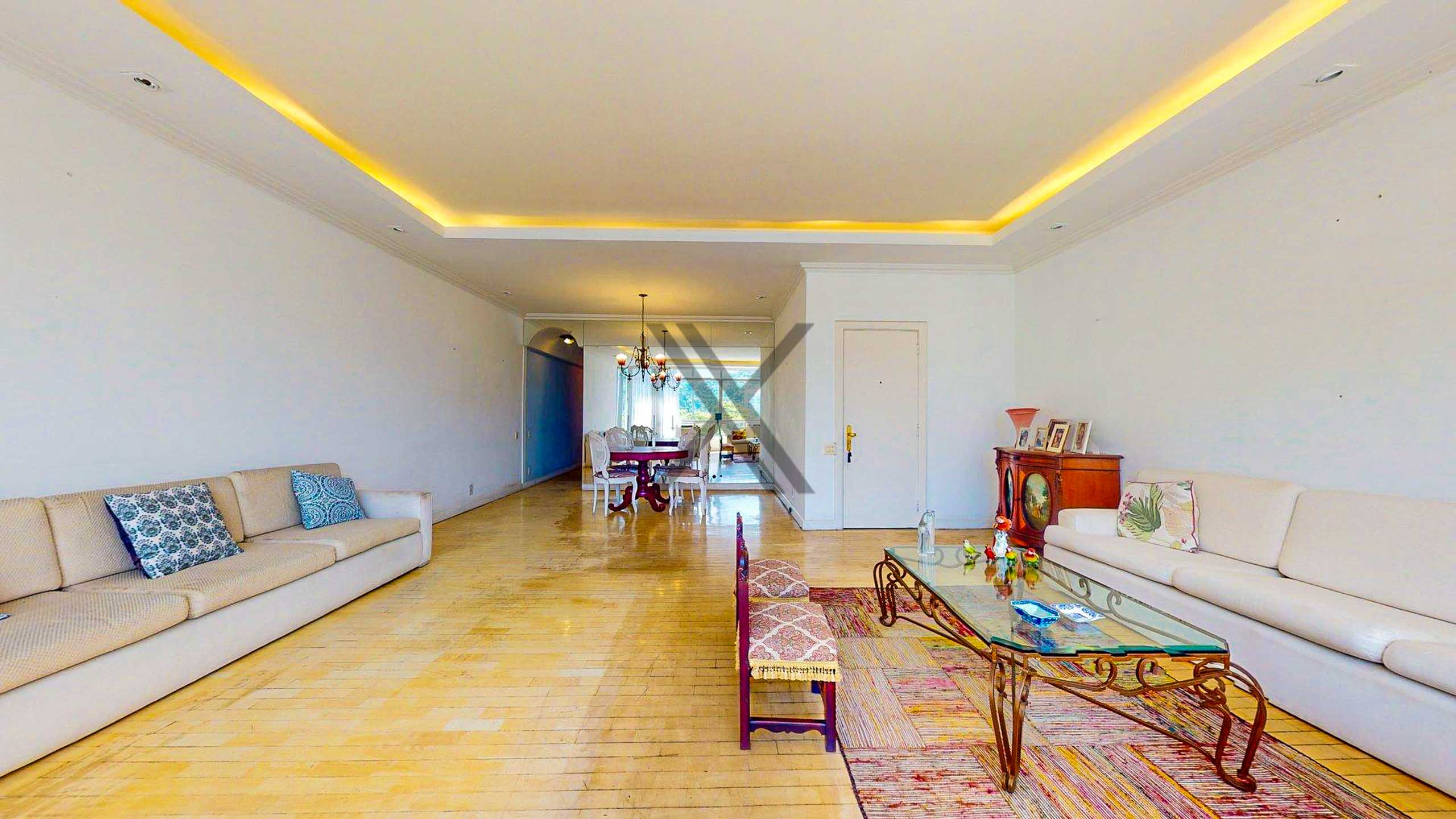 Charming Single-Level 3-Bedroom Residence with Iconic Views in Lagoa