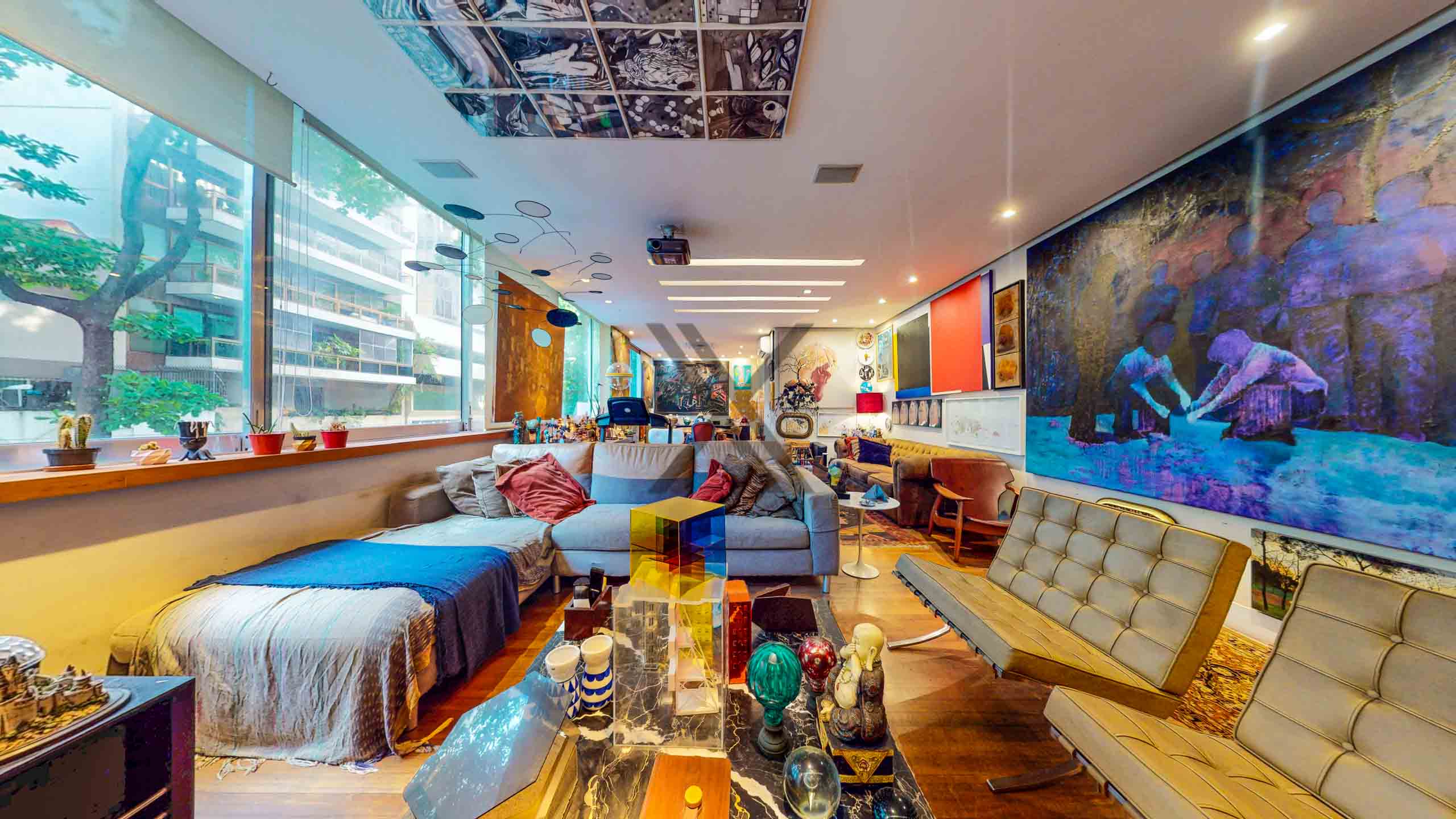 Exceptional Linear Residence in Ipanema with Circular Layout